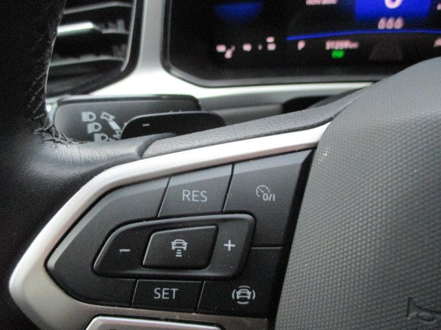Volkswagen T-Roc 1.5 TSI DSG Life - Samsaru's Car Outlet