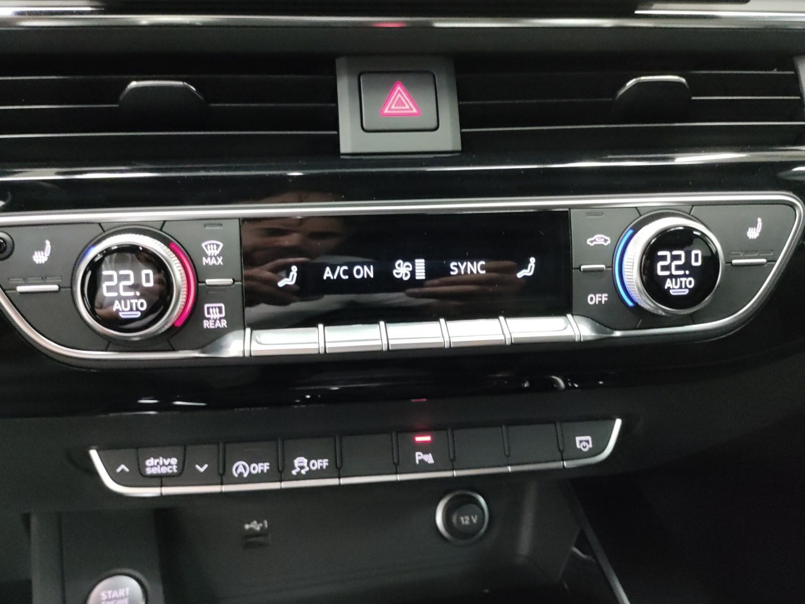 Audi A4 Avant 40 TFSI Q 2x S LINE LM19 KAMERA NAVI+ V