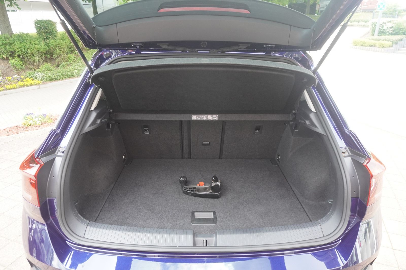 Volkswagen T-Roc 2.0 TDI R-Line 4M DSG - Samsaru's Car Outlet