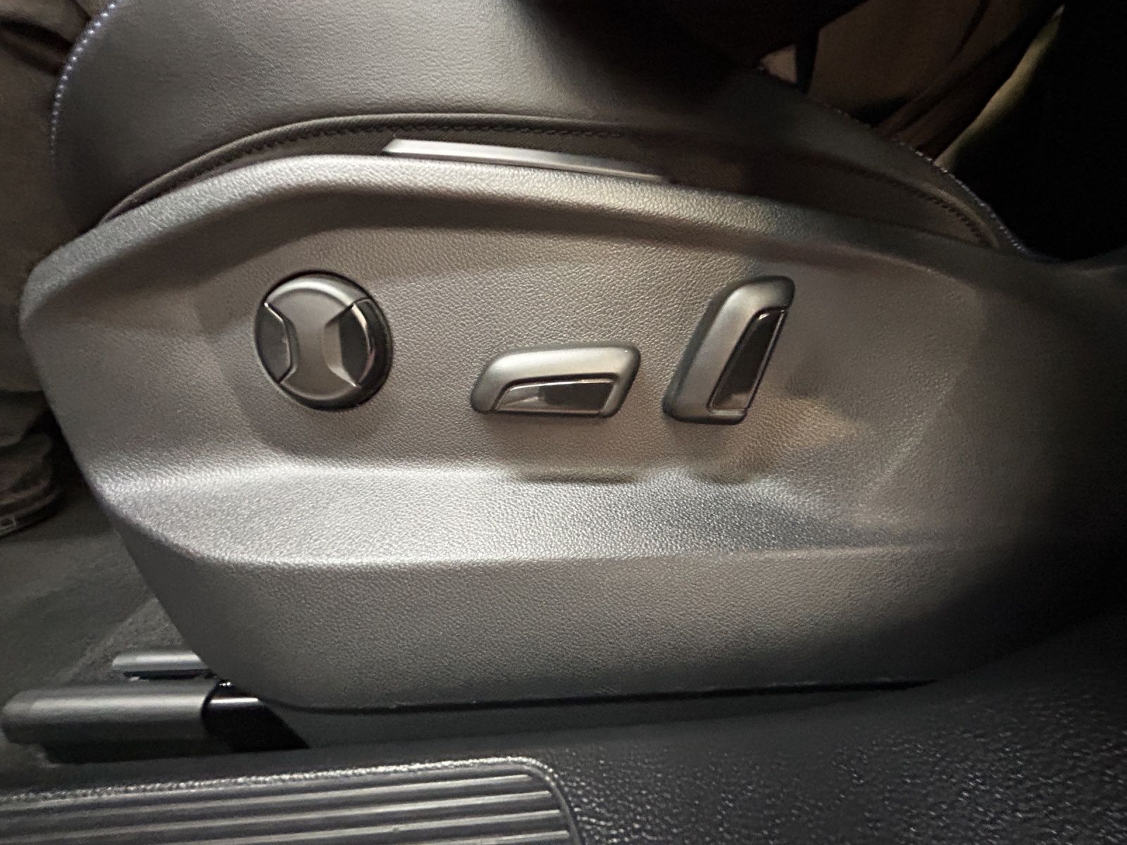 Volkswagen T-Roc R 4M DSG - Samsaru's Car Outlet