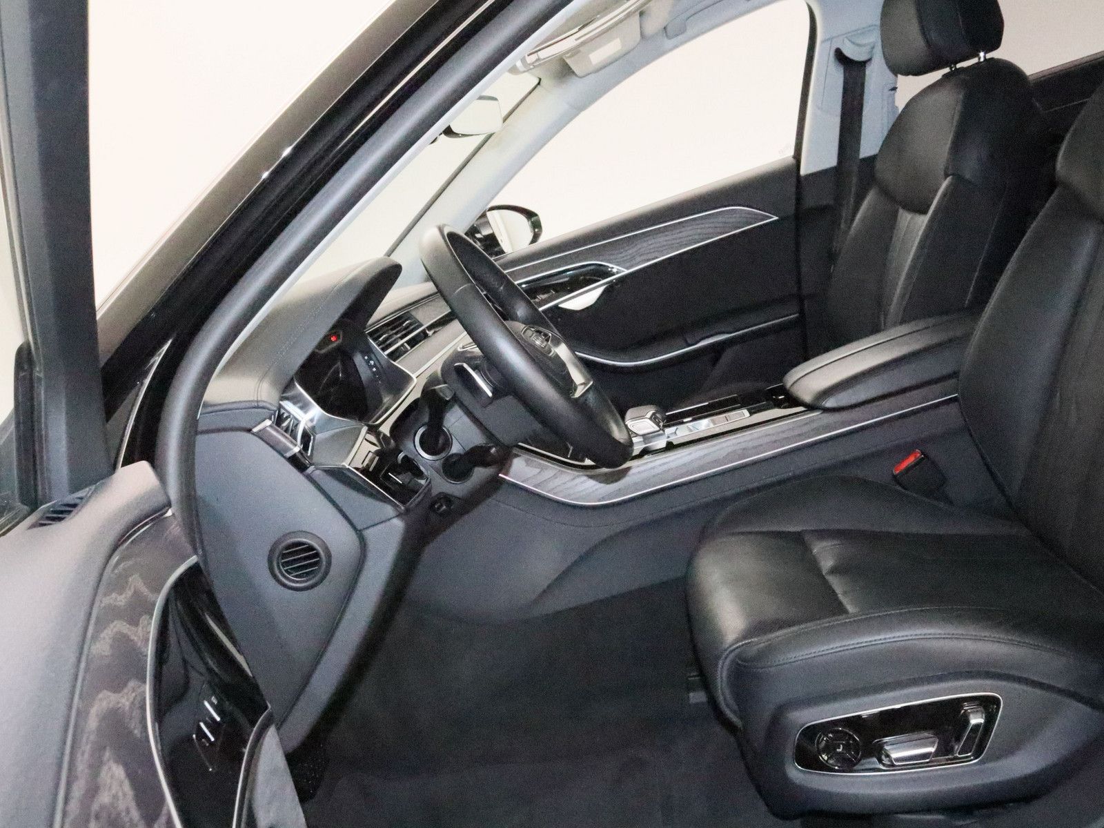 Audi A8 50 TDI quattro - Samsaru's Car Outlet