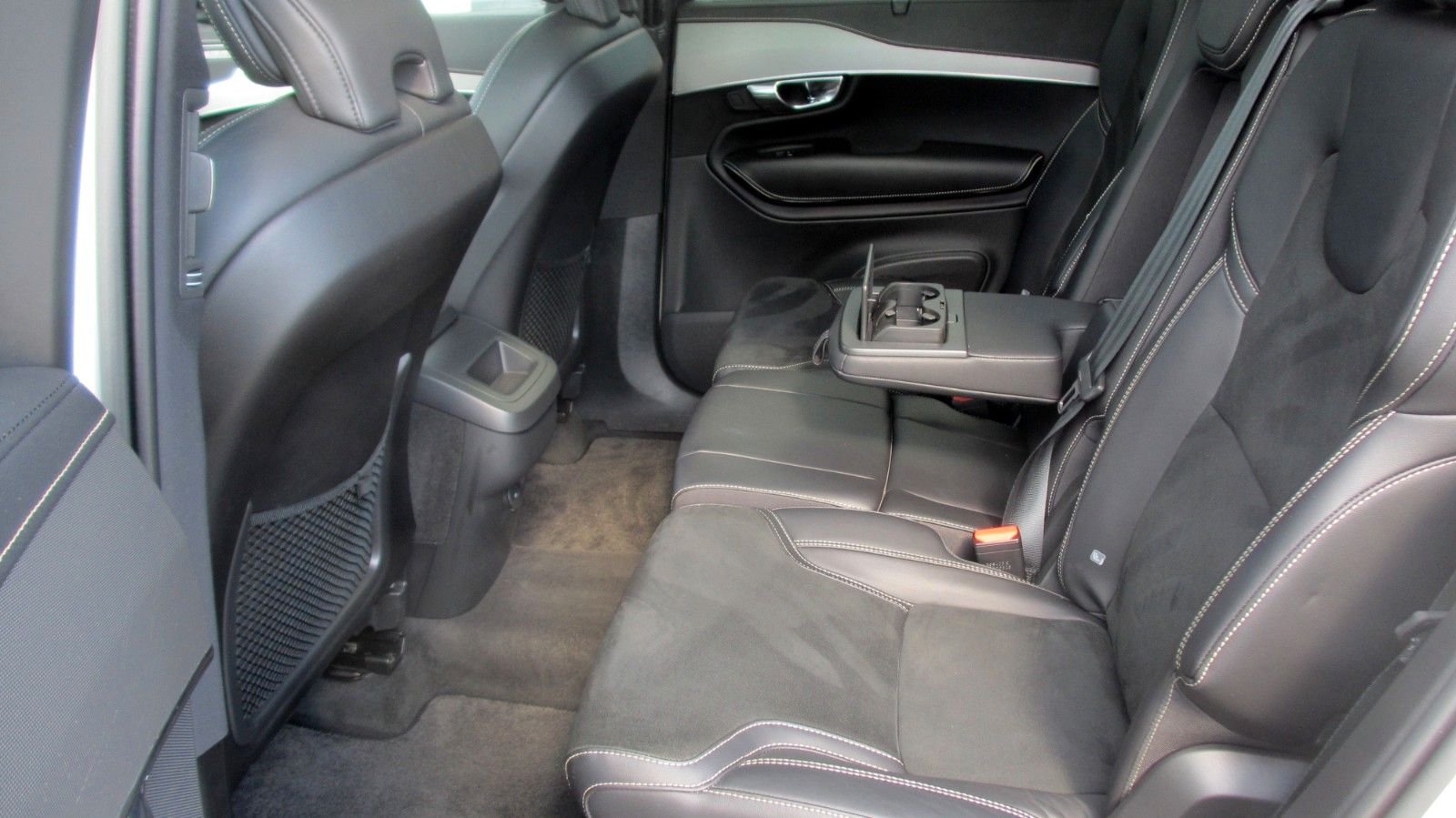 Volvo XC90 B5 Diesel R-Design AWD +7SITZ+PANO+360°+AHK