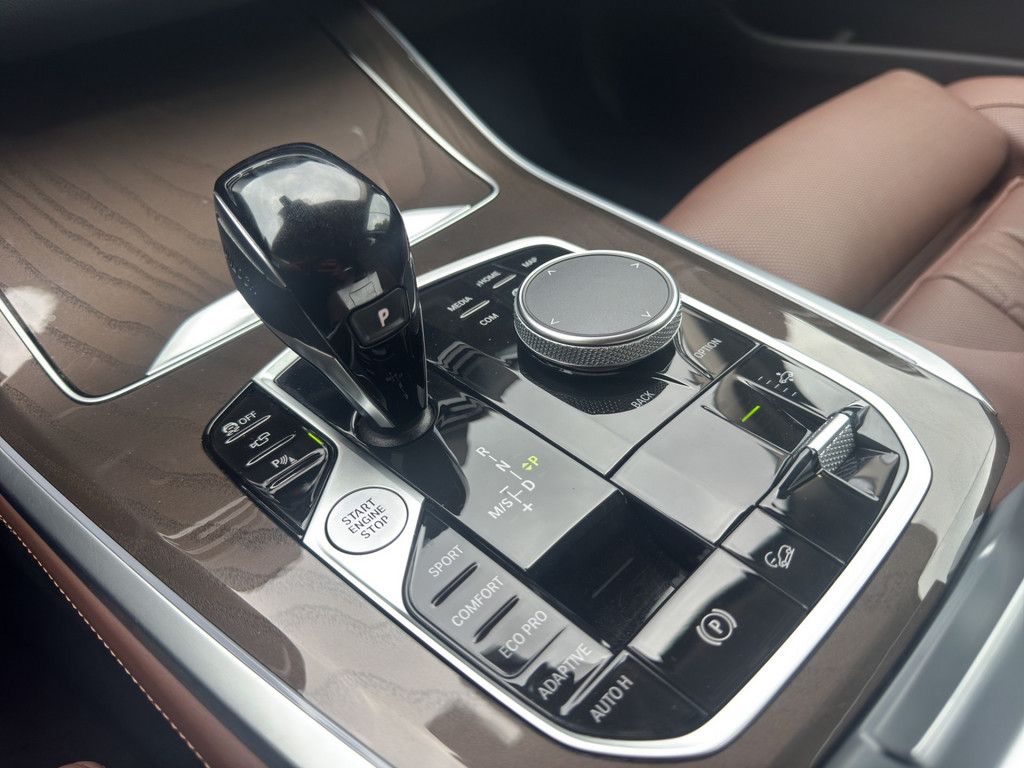 BMW X5 xDrive30d xLine LASER NAVI HUD KAMERA 20" AHK