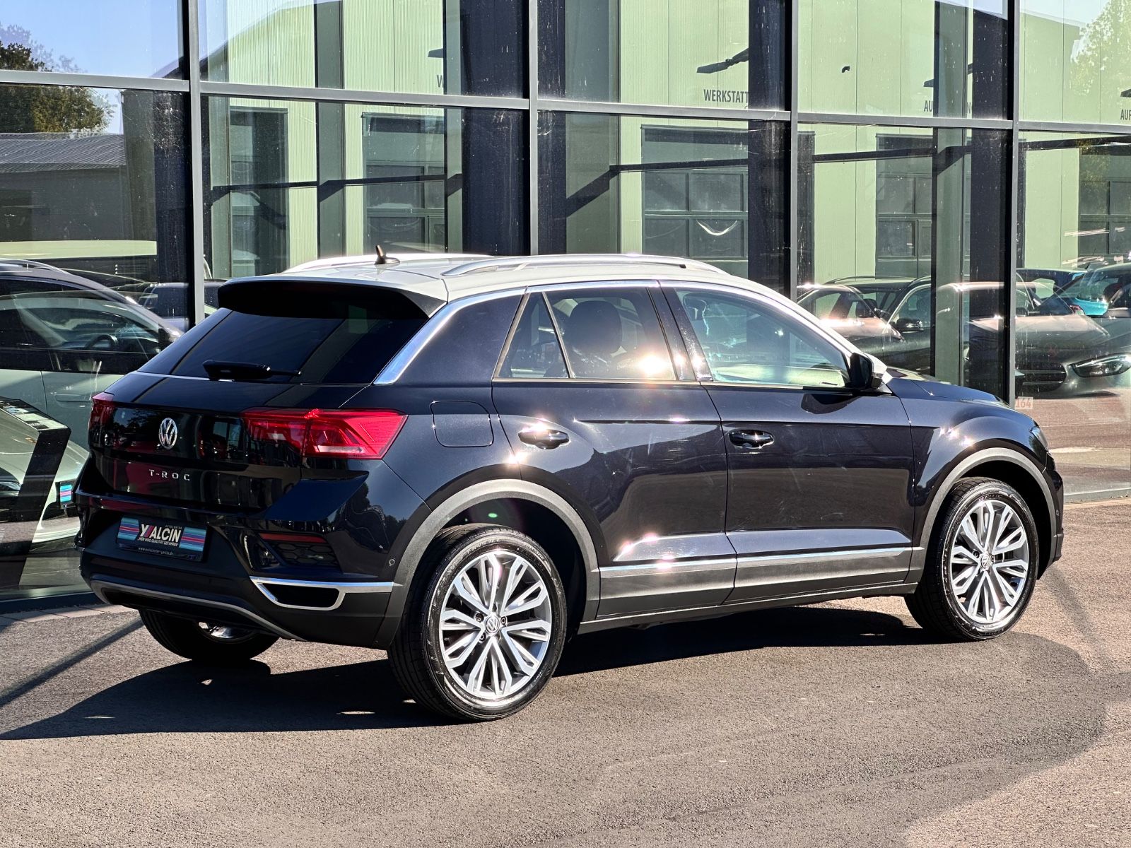 Volkswagen T-Roc 2.0 TDI SCR DSG IQ.DRIVE - Samsaru's Car Outlet