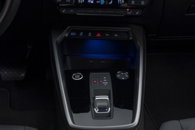 Audi A3 Sportback 30 TDI S-TRO*ADVANCED*HUD*GJR*NAVI*