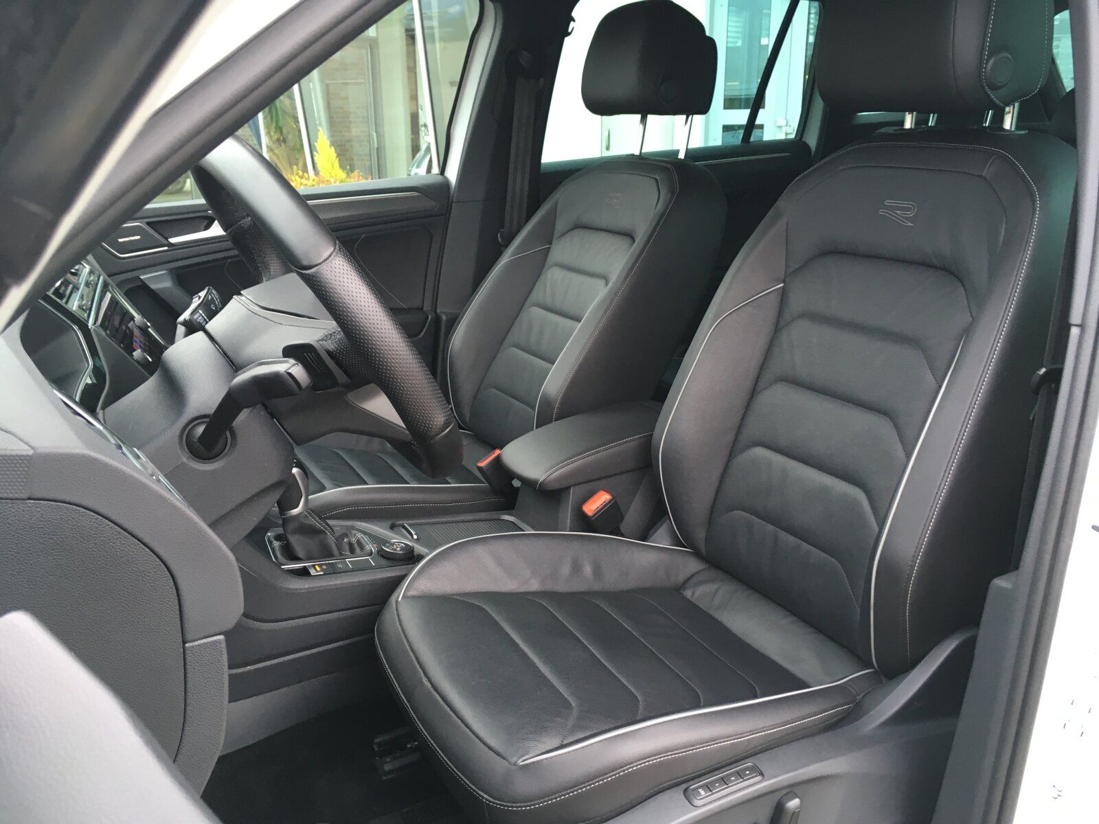Volkswagen Tiguan R-Line 2.0 TDI 4Motion Leder+Soundsystem+