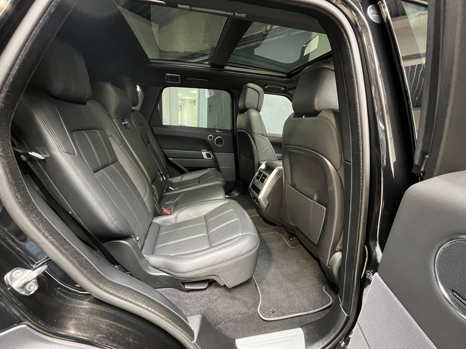 Range Rover Sport HSE-Dynamic - Samsaru's Car Outlet