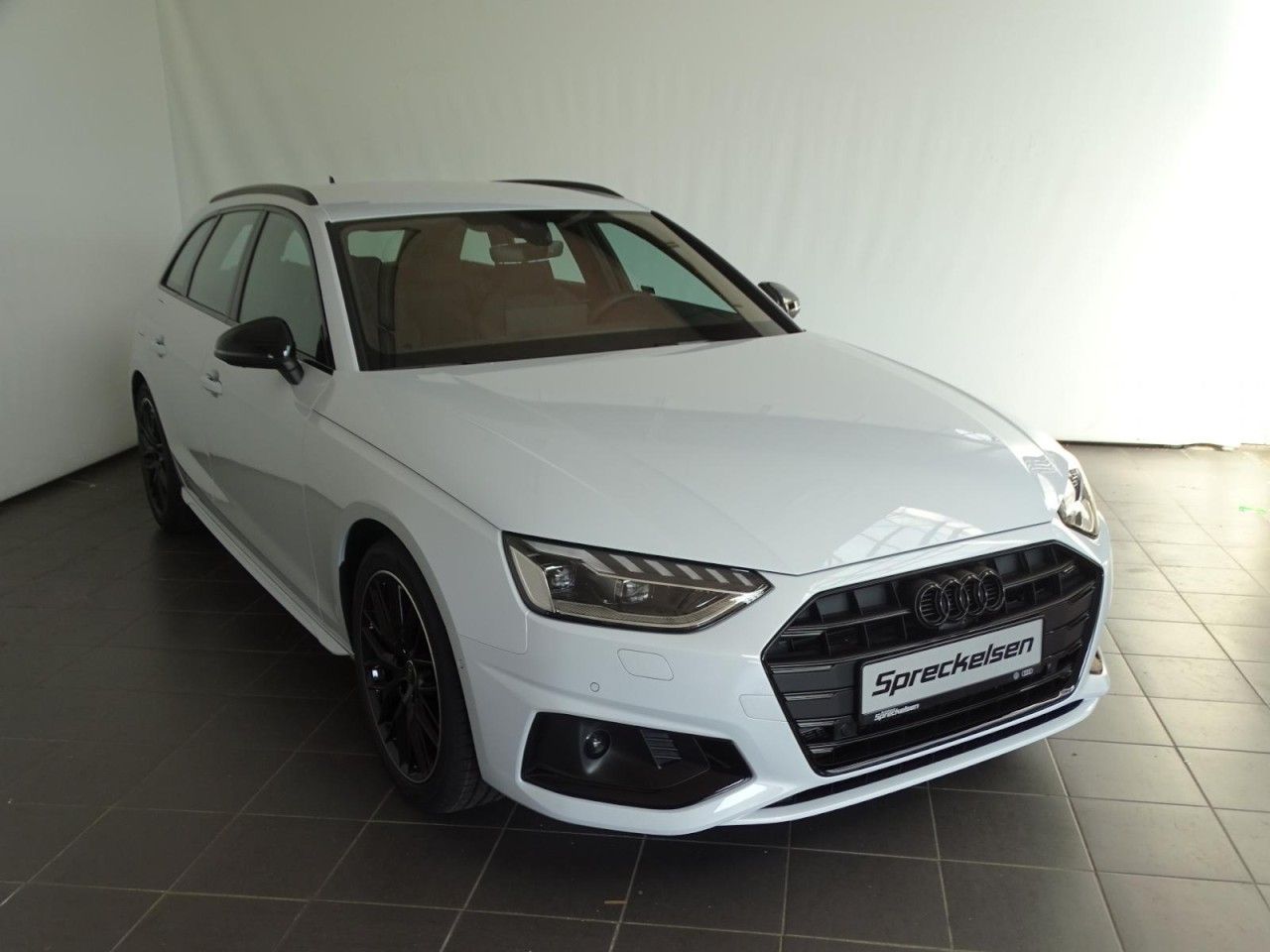 Audi A4 Avant 2.0 TDI advanced Aut. - Samsaru's Car Outlet