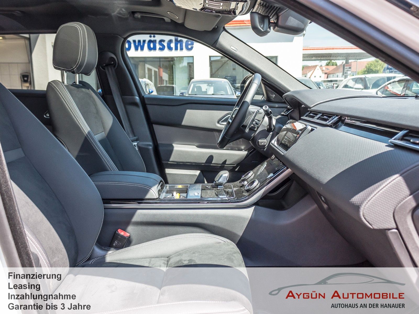 Range Rover Velar P400e AWD - Samsaru's Car Outlet