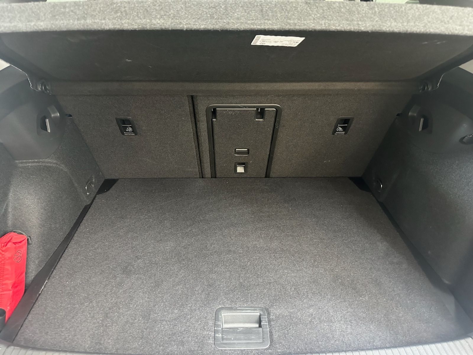 Volkswagen Golf VIII 1.5 eTSI MOVE - Samsaru's Car Outlet