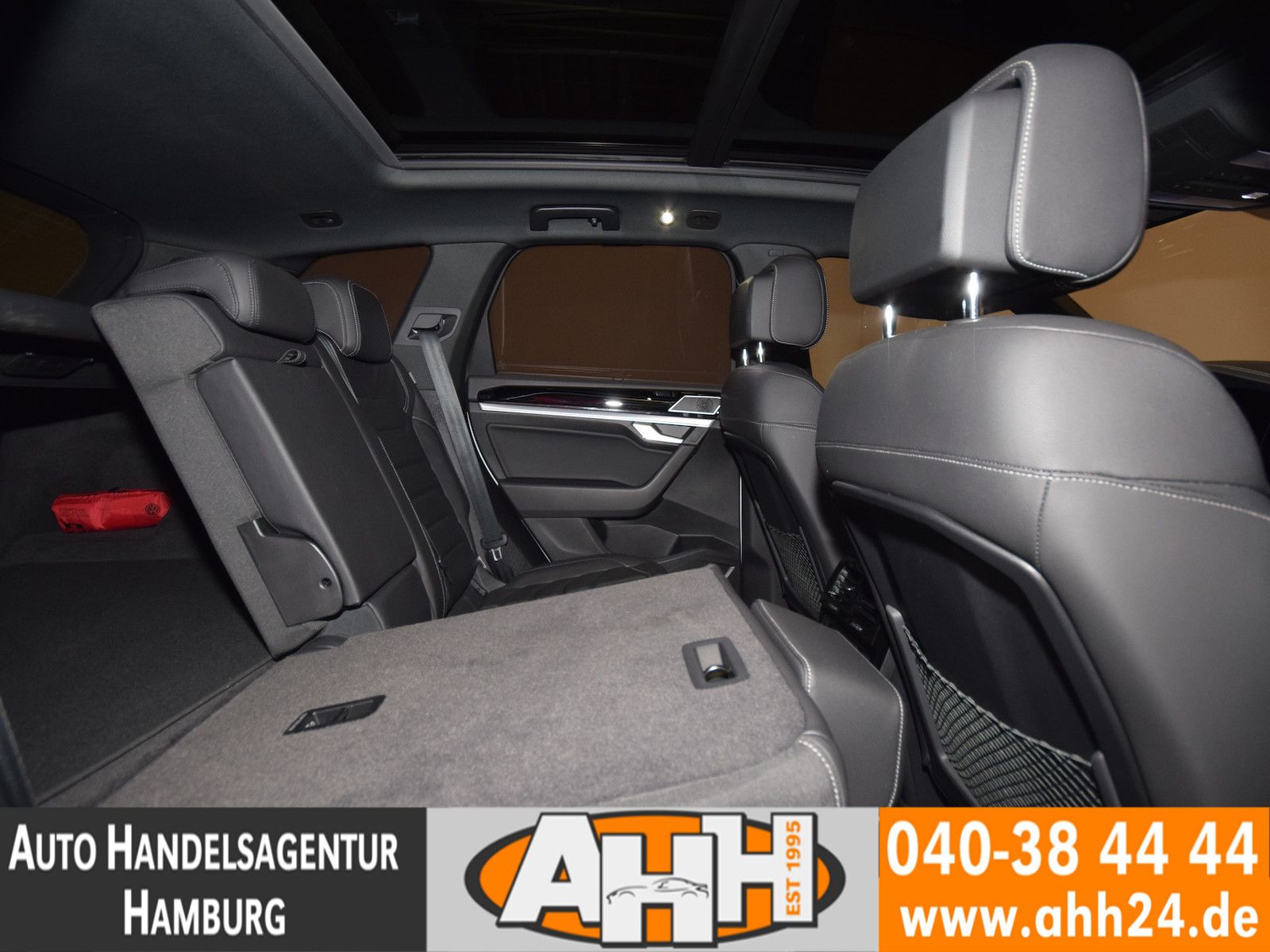 Volkswagen Touareg 3.0 TSI 4M R-LINE - Samsaru's Car Outlet