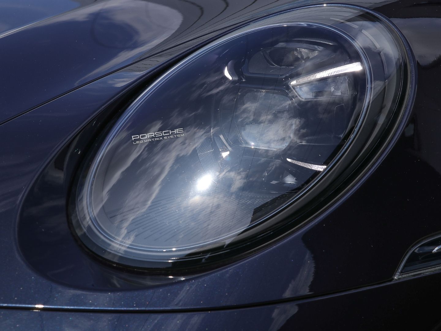 Porsche 992 911 Turbo S Cabrio Leder-crema Burmester
