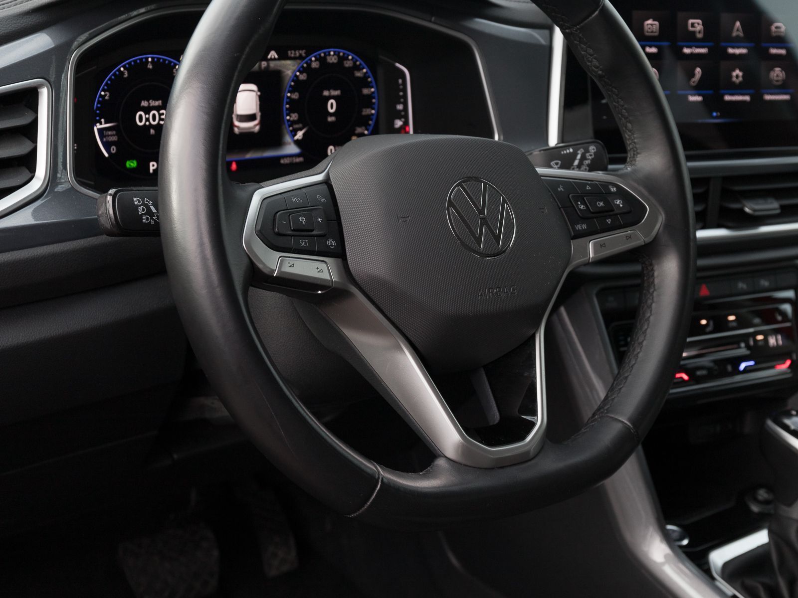 Volkswagen T-Roc 1.5 TSI DSG STYLE - Samsaru's Car Outlet