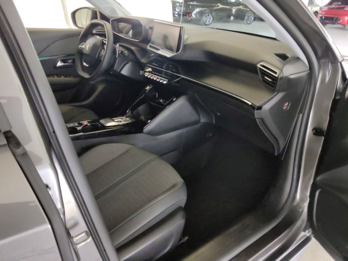 Peugeot 208 1.2 PureTech 100 Allure Automatik - Samsaru's Car Outlet