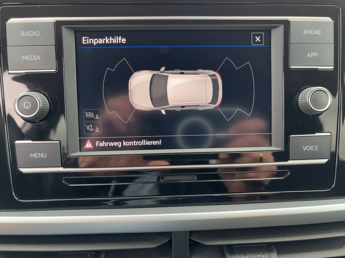 Volkswagen T-Roc 1.0 Life - Samsaru's Car Outlet