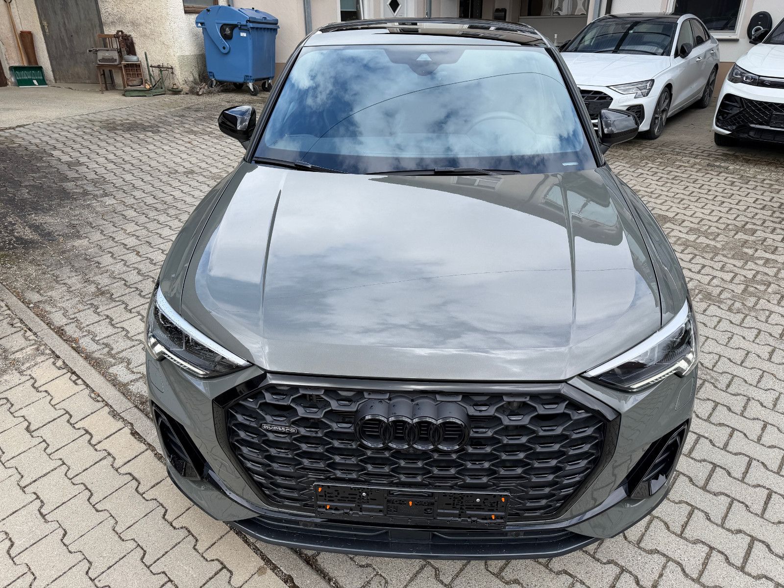 Audi Q3 Sportback 40 TFSI quattro S line, fast VOLL
