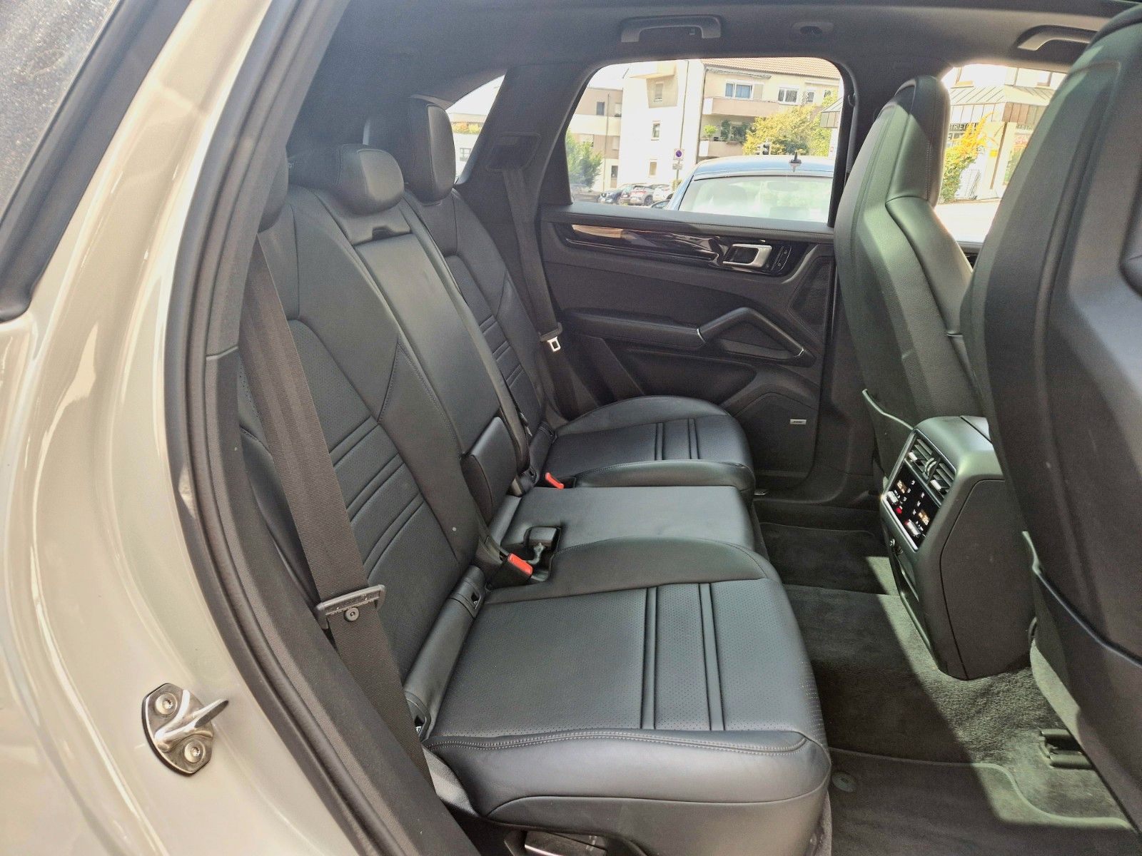 Porsche Cayenne E-Hybrid +SPORTABGAS+PANO+HUD+MEMORY+