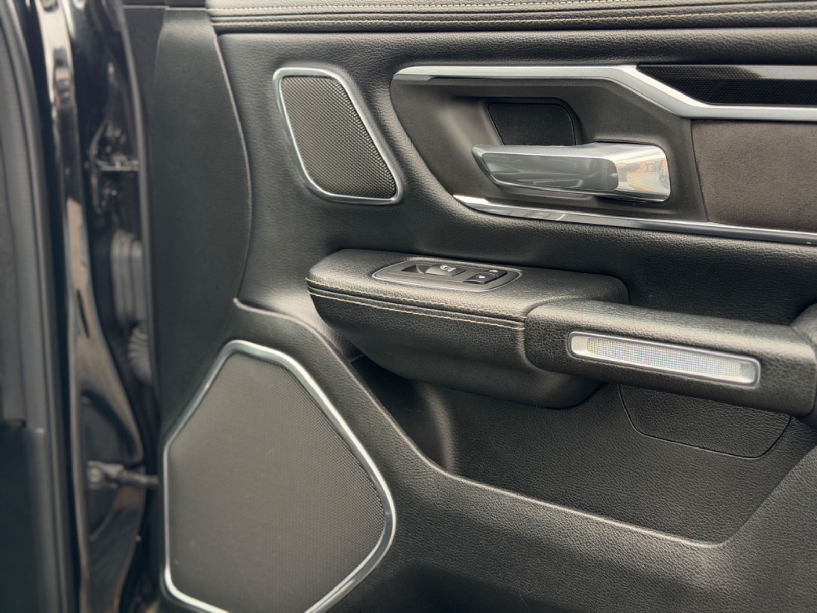 Dodge RAM 1500 5.7 Laramie Sport/Night/Sport-Aga/LPG