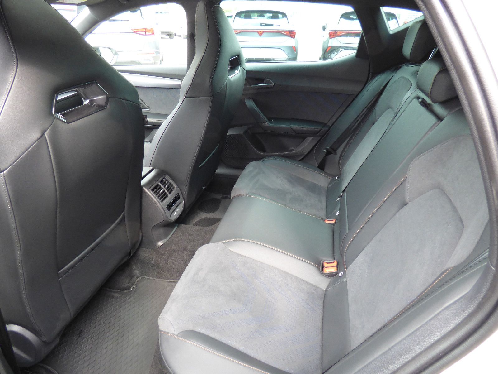 Cupra Leon 2.0 TDI - Samsaru's Car Outlet