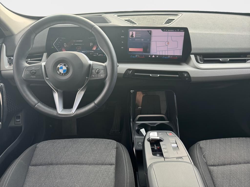 BMW X1 xDrive23i Aut. AHK+HuD+Parking Plus+adp.LED" → "BMW X1 xDrive23i Aut. Plus - Samsaru's Car Outlet
