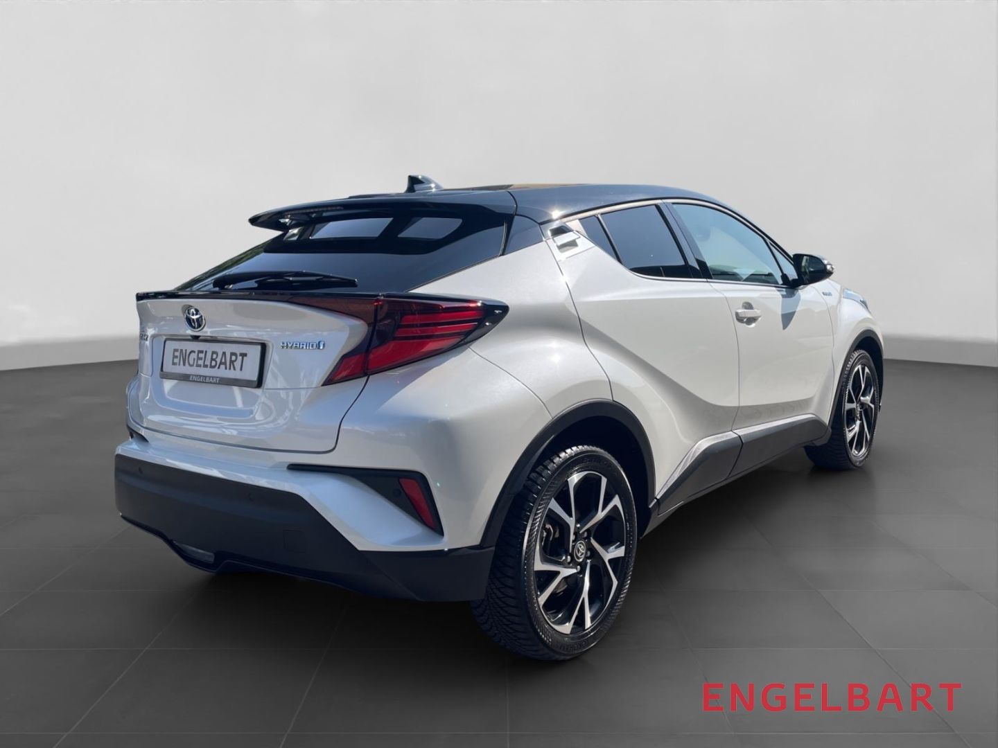Toyota C-HR 1.8 Hybrid Lounge - Samsaru's Car Outlet