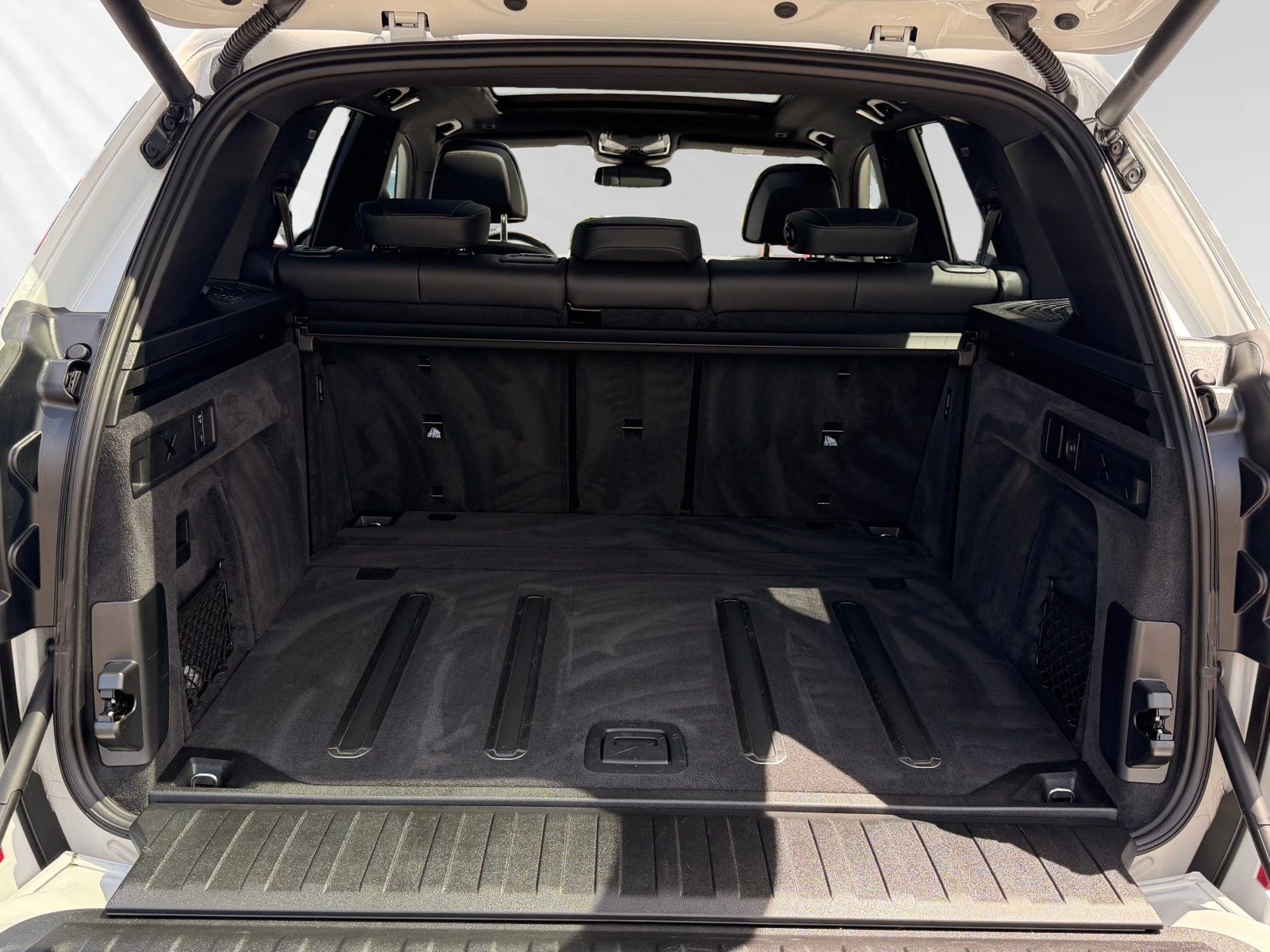 BMW X5 M60i xDrive Lr. 764,- br. o.Anz. 42Mon/5`Km p
