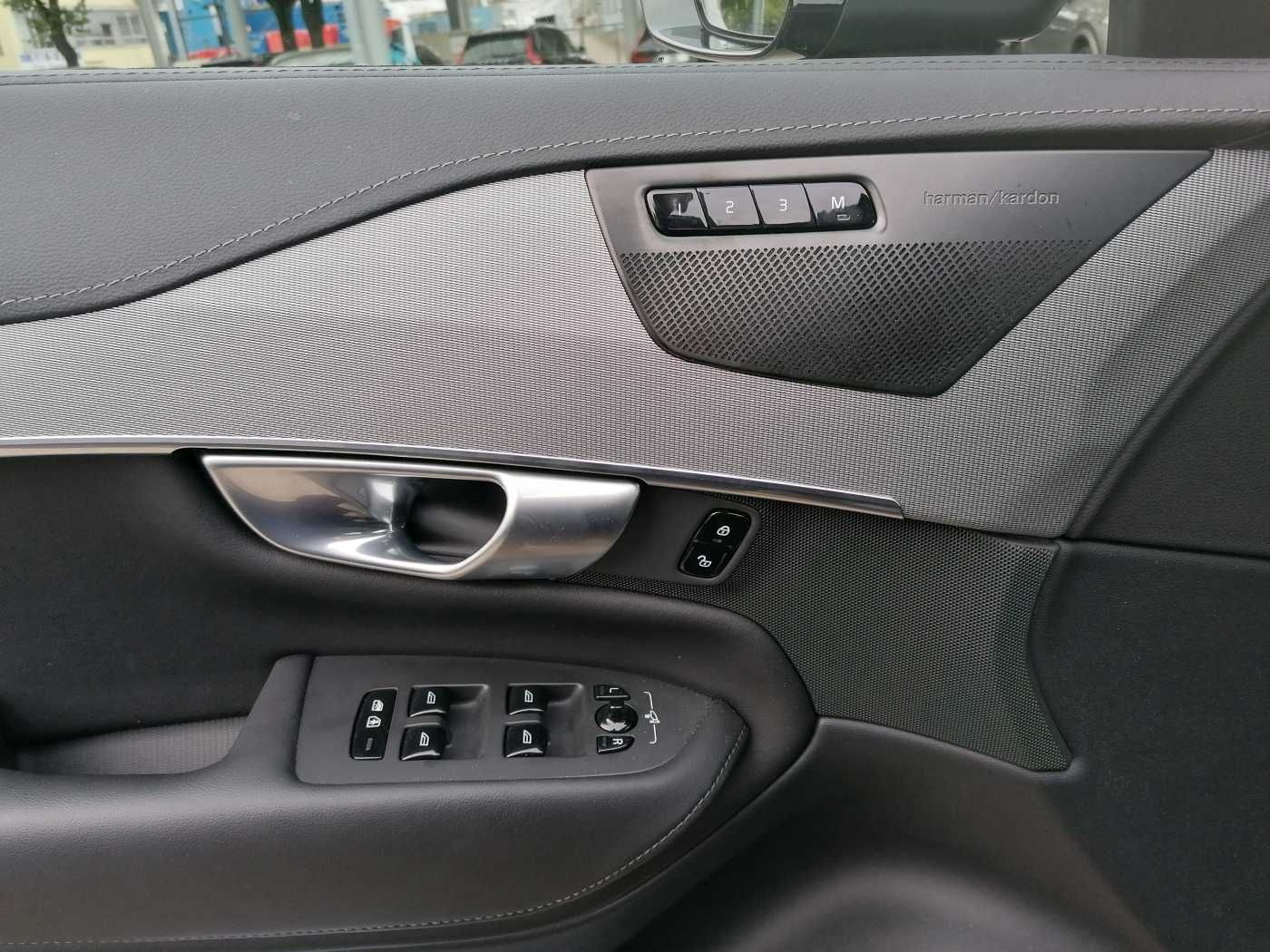 Volvo XC90 B5 D AWD Plus Bright 7-Sitzer