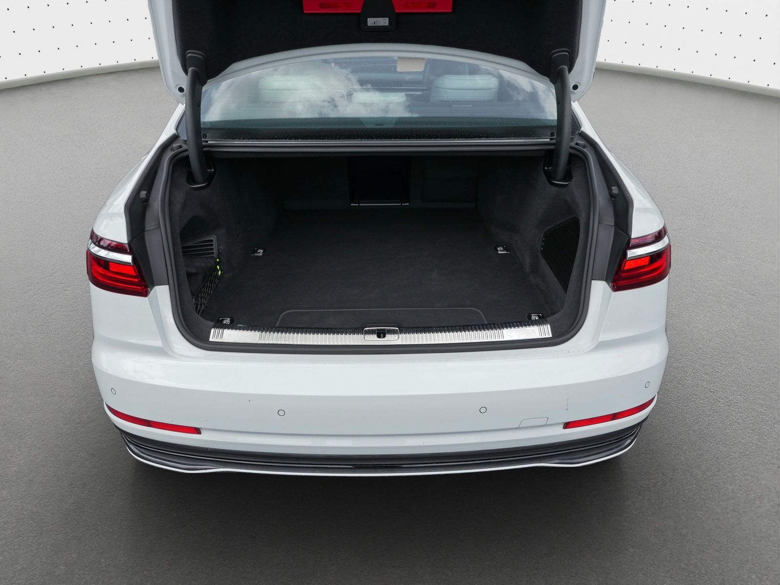 Audi A8 60 TFSI e quattro - Samsaru's Car Outlet