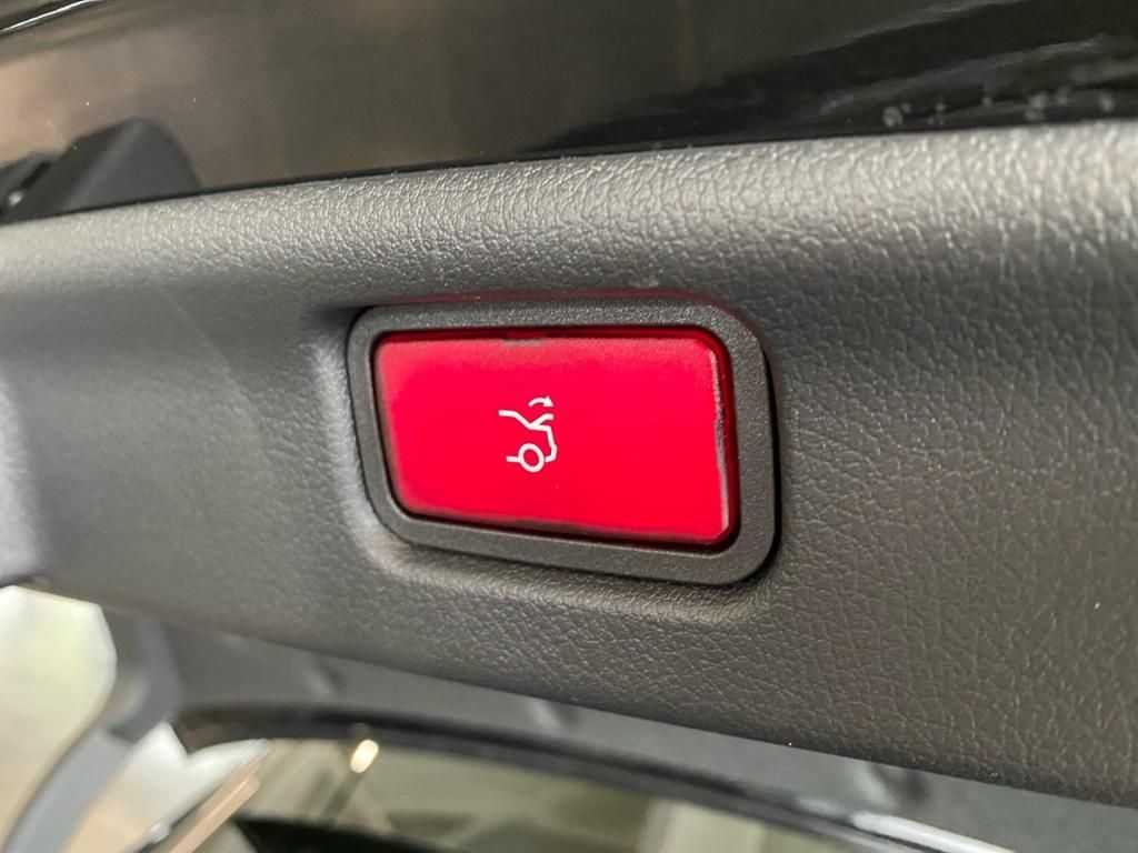 Mercedes-Benz C 300 4MATIC *AMG* - Samsaru's Car Outlet