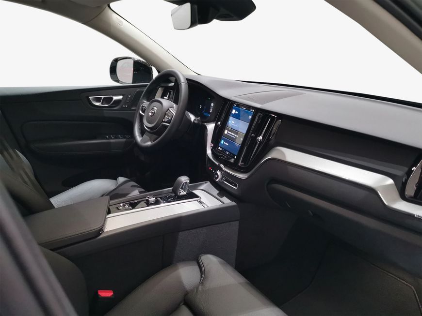 Volvo XC60 B5 B AWD Plus Dark