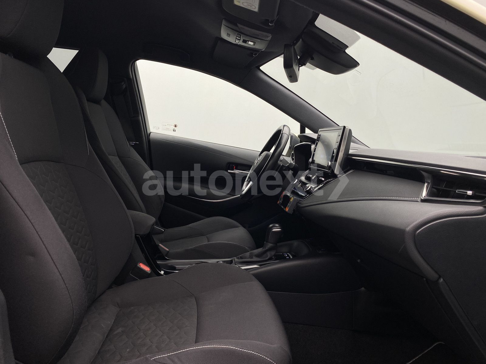Toyota Corolla 2.0 Hybrid Business Edition - Samsaru's Car Outlet