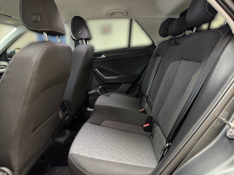 Volkswagen T-Roc 1.5 TSI Move - Samsaru's Car Outlet