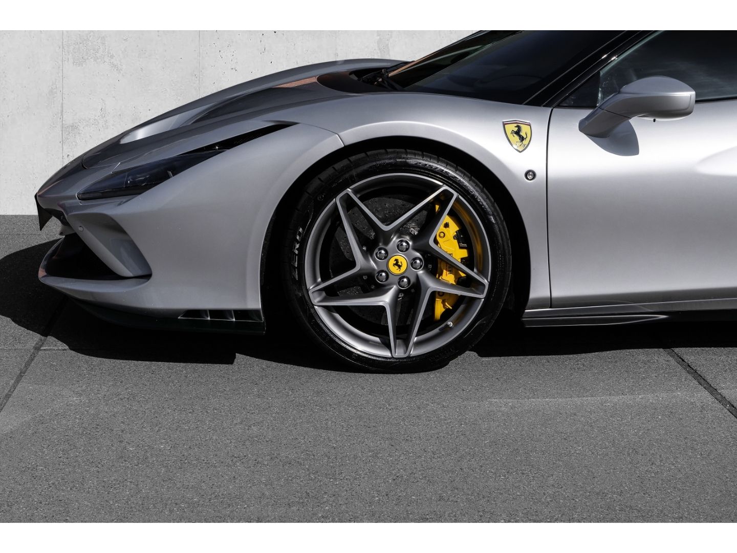 Ferrari F8 Tributo - Samsaru's Car Outlet