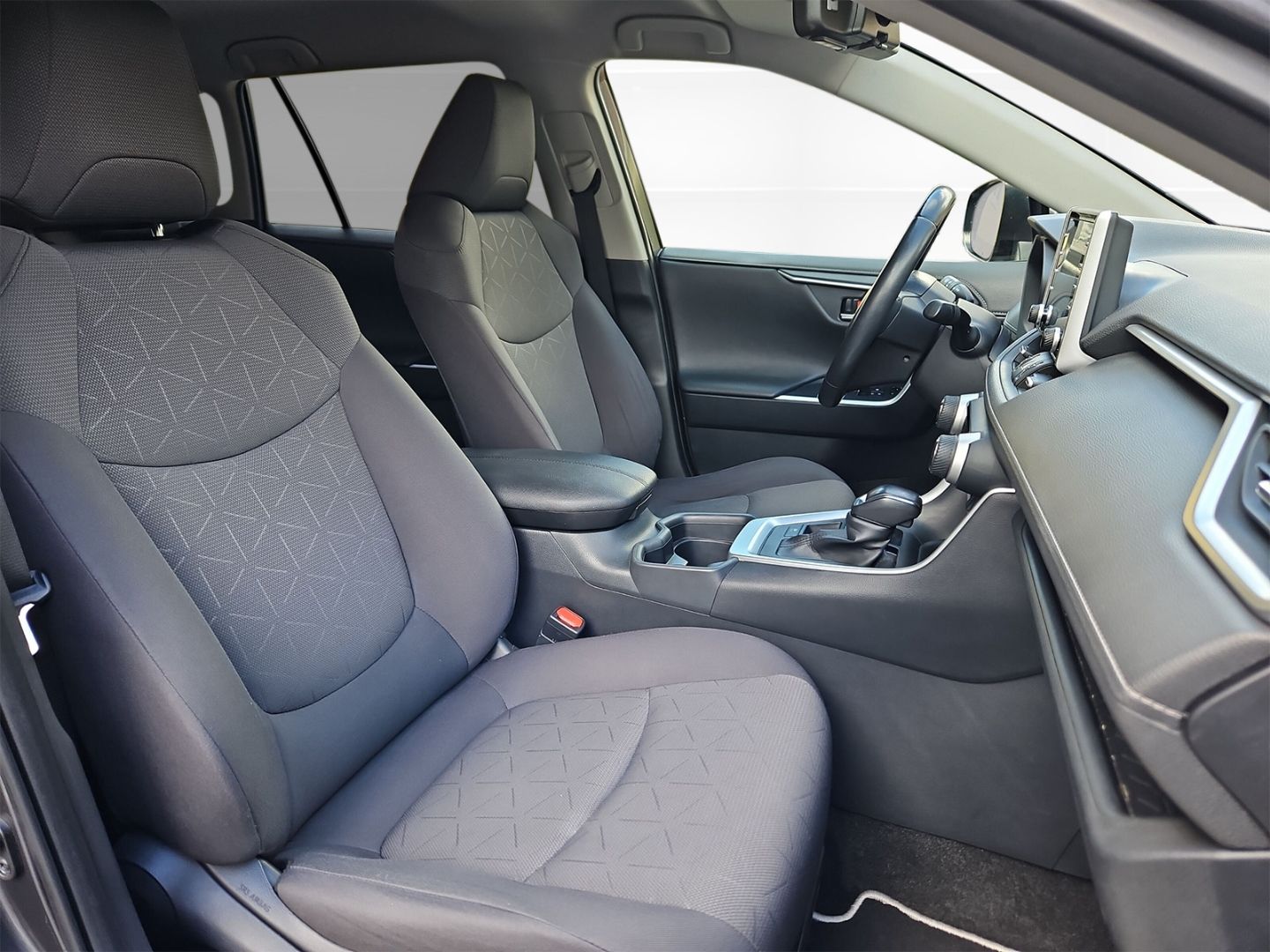 Toyota RAV 4 2.5 Hybrid Club+ - Samsaru's Car Outlet