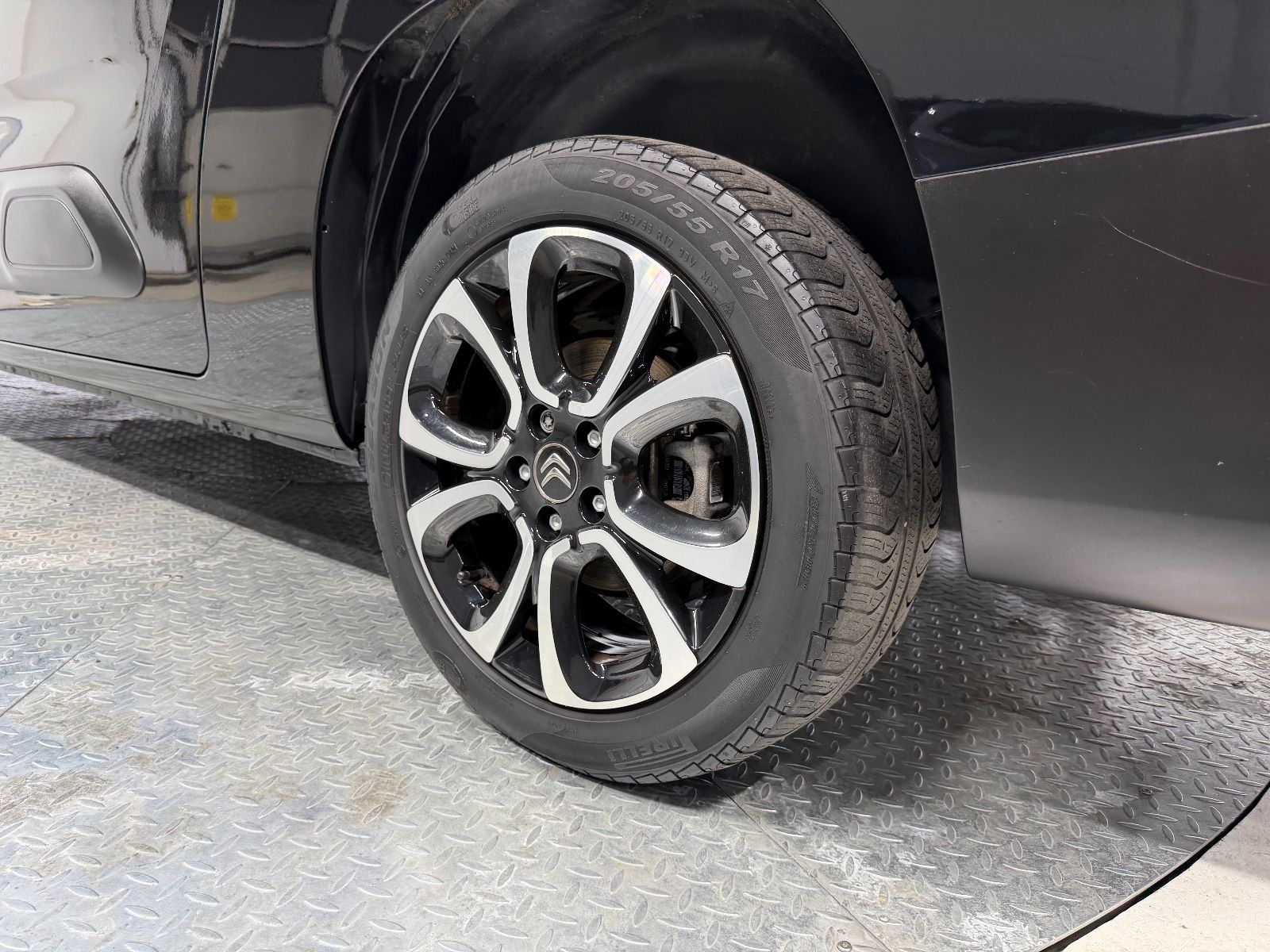 Citroën Berlingo XL BlueHDi 130 EAT8 SHINE+ANHÄNGERKUP.+