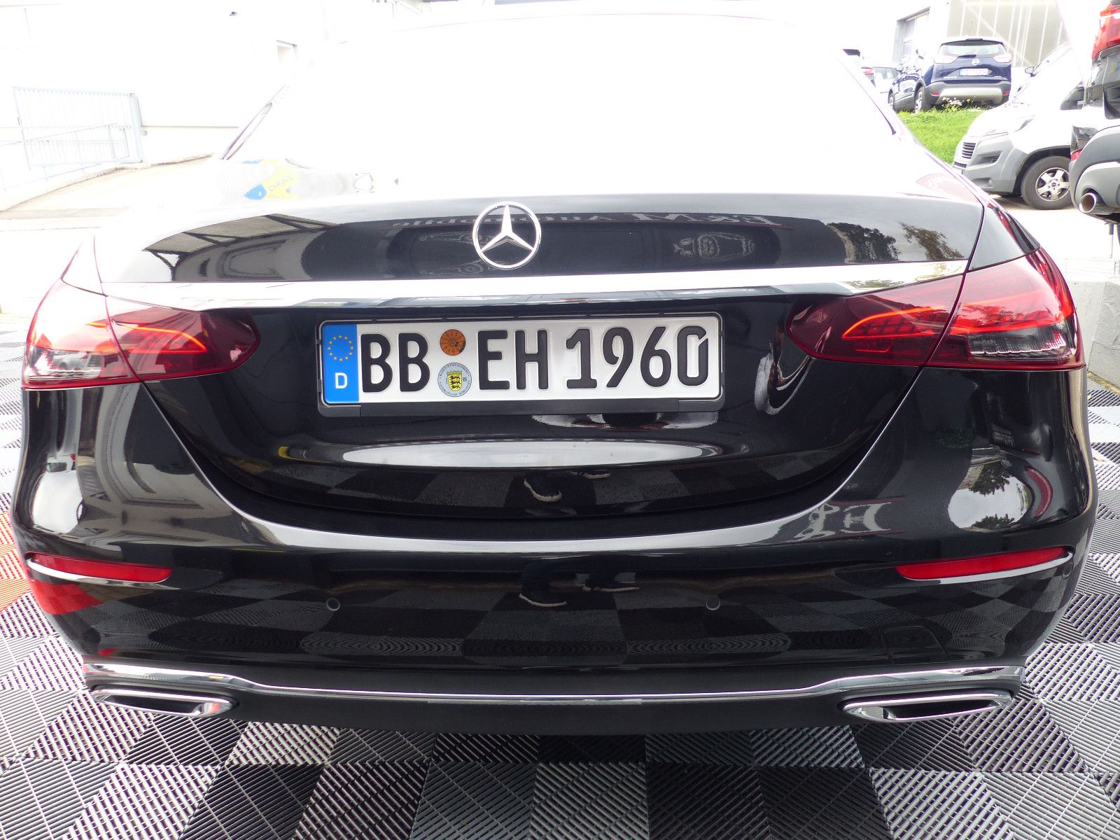 Mercedes-Benz E 220 d AVANGARDE - Samsaru's Car Outlet