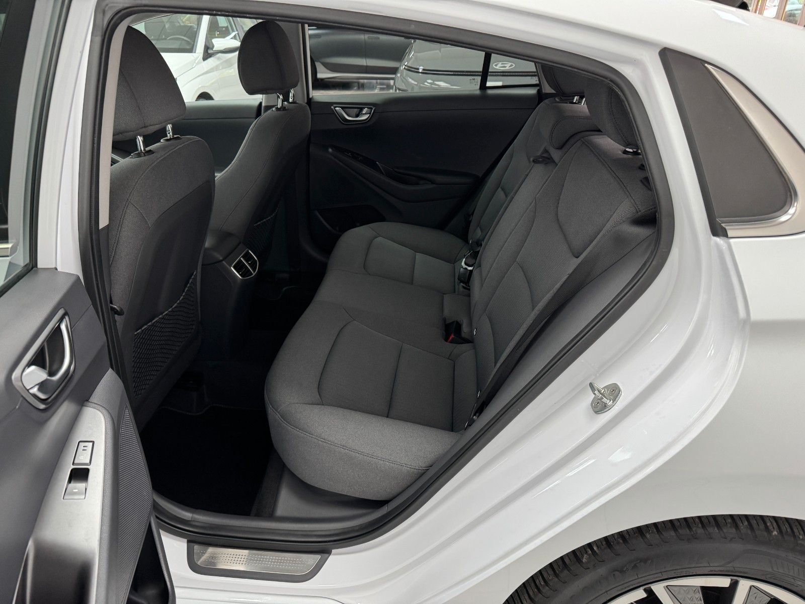 Hyundai IONIQ Style Elektro - Samsaru's Car Outlet