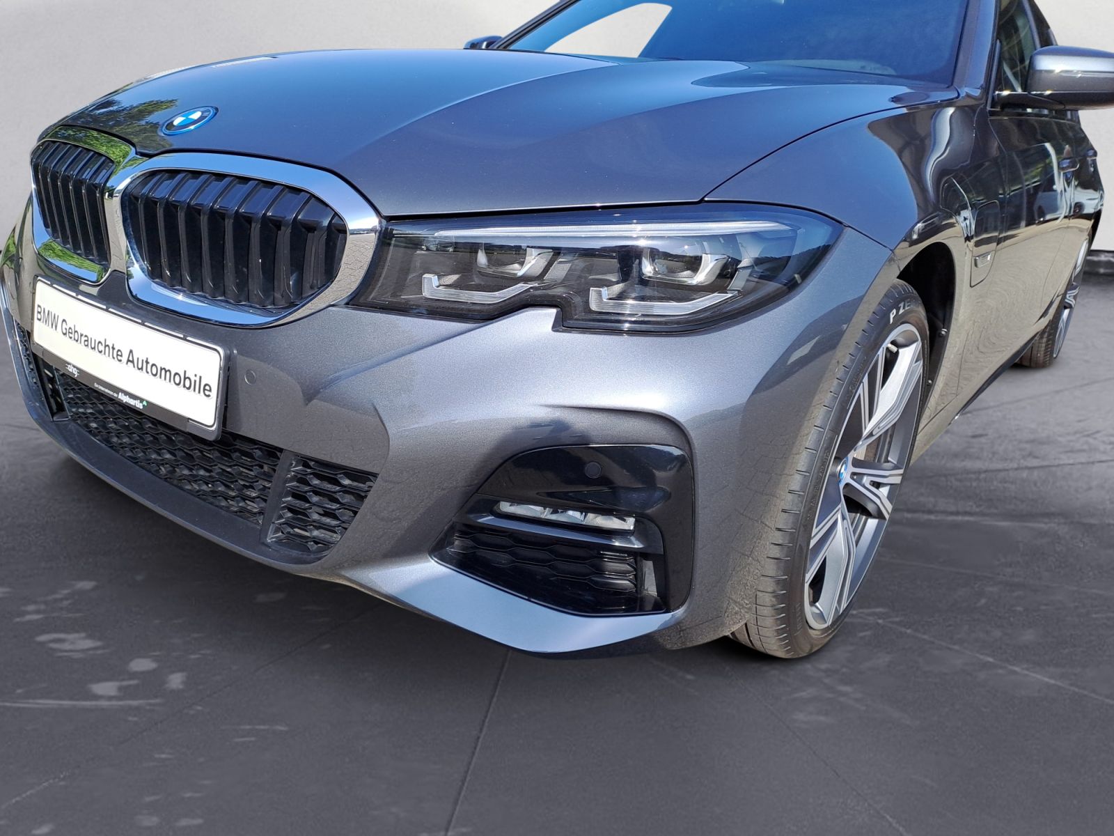 BMW 330e xDrive Touring - Samsaru's Car Outlet
