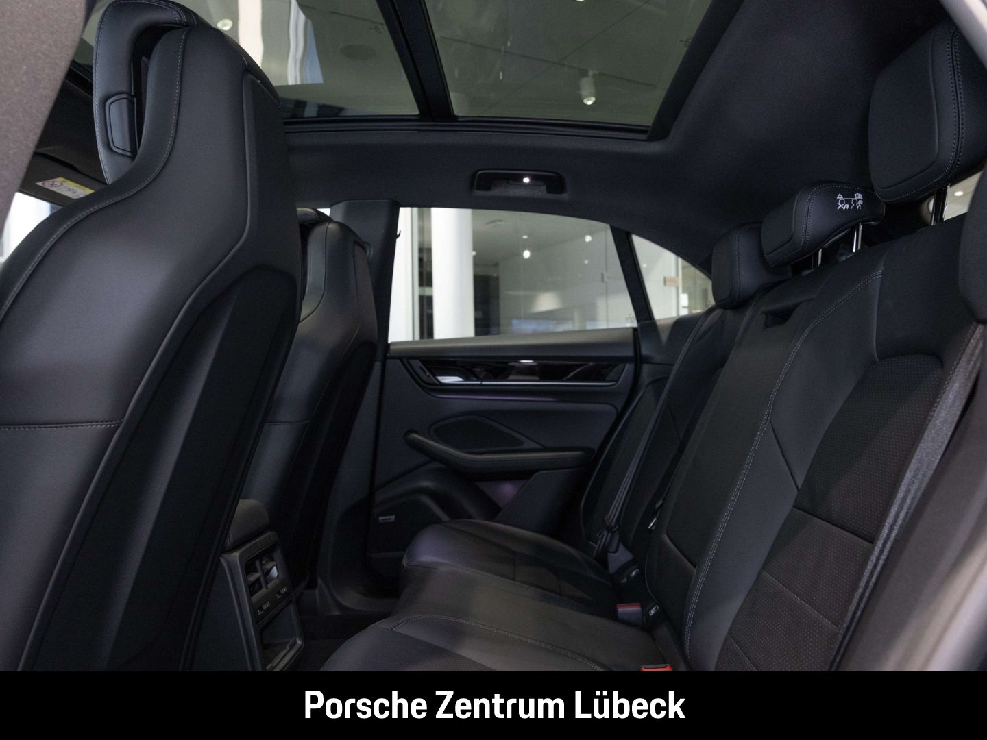 Porsche Macan - Samsaru's Car Outlet