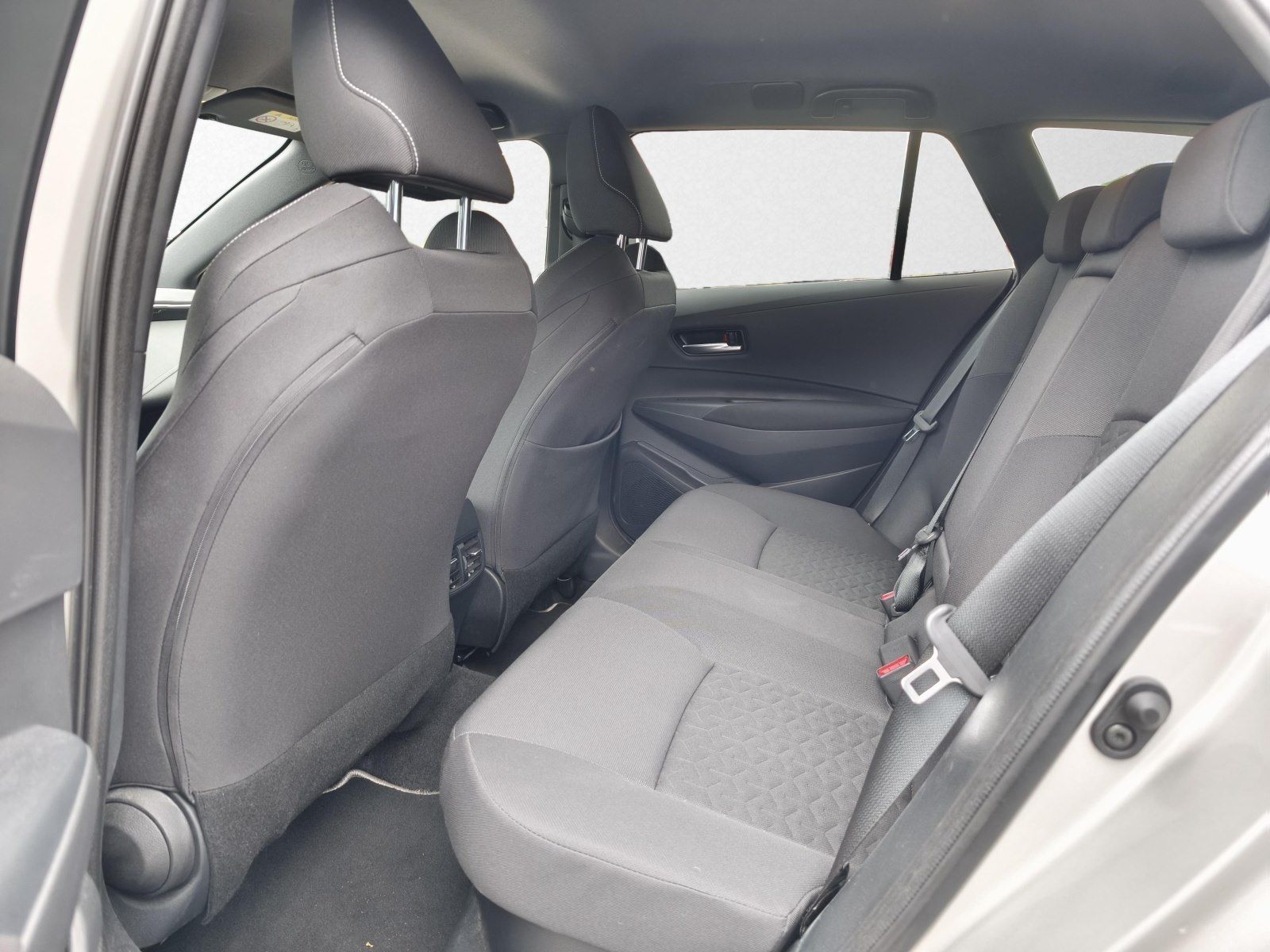 Toyota Corolla Touring Sports 2.0 Hybrid Team D *Allwet - Samsaru's Car Outlet