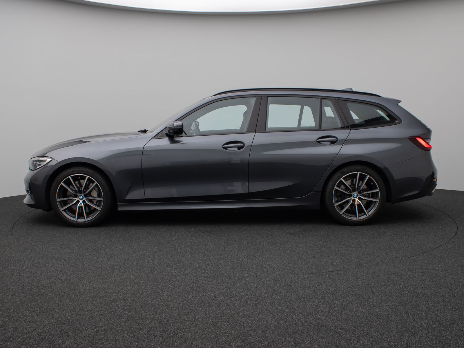 BMW 330i xD SportLine - Samsaru's Car Outlet