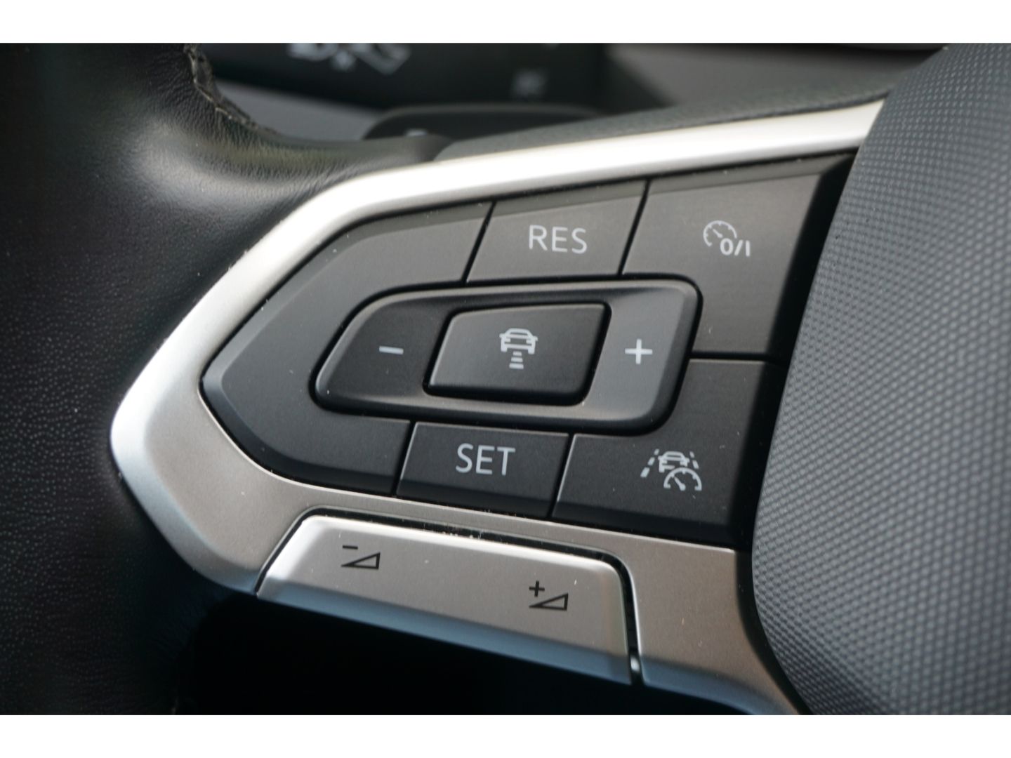 Volkswagen Passat 2.0 TSI DSG - Samsaru's Car Outlet