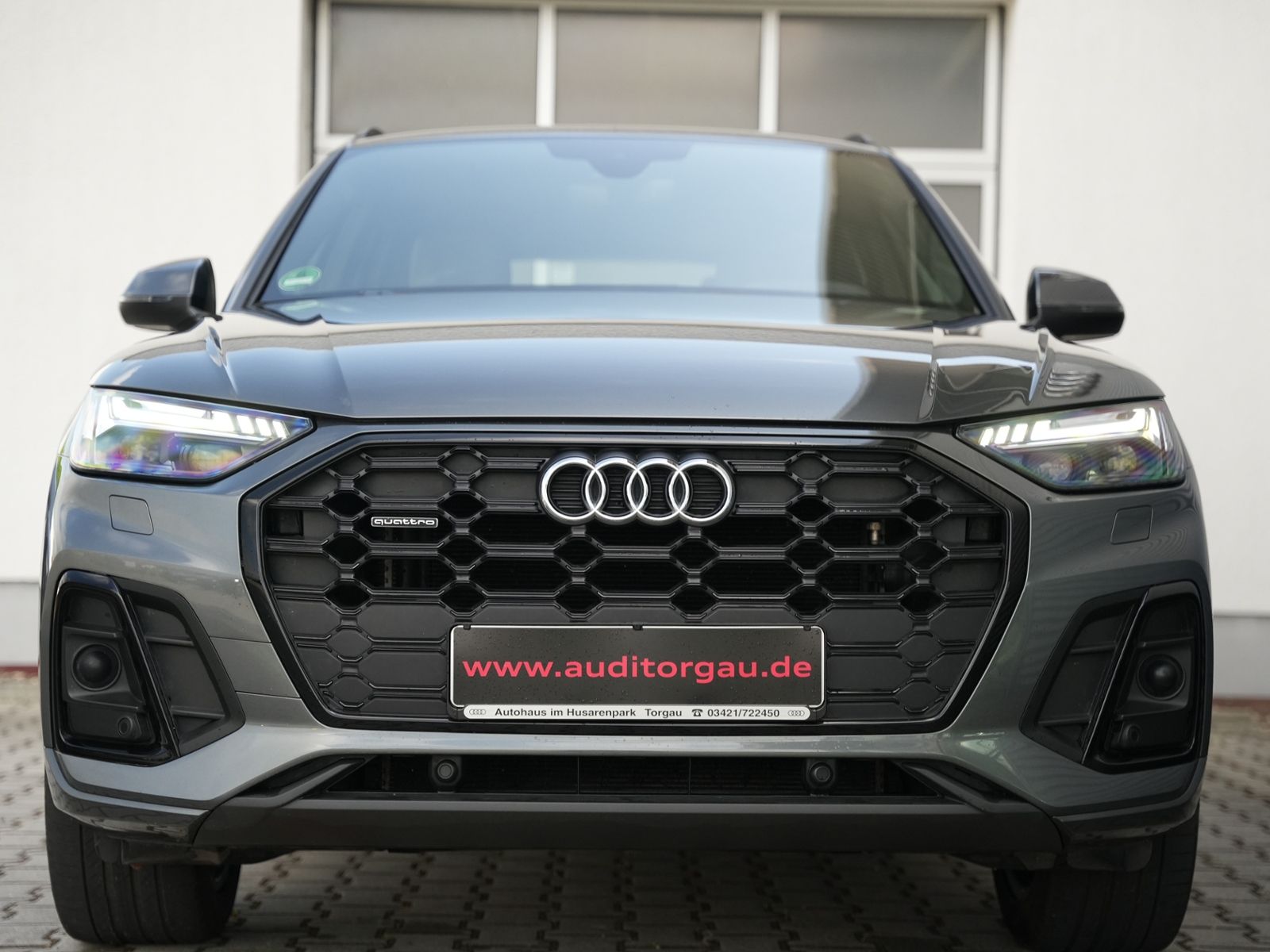 Audi Q5 40 TDI quattro S line - Samsaru's Car Outlet