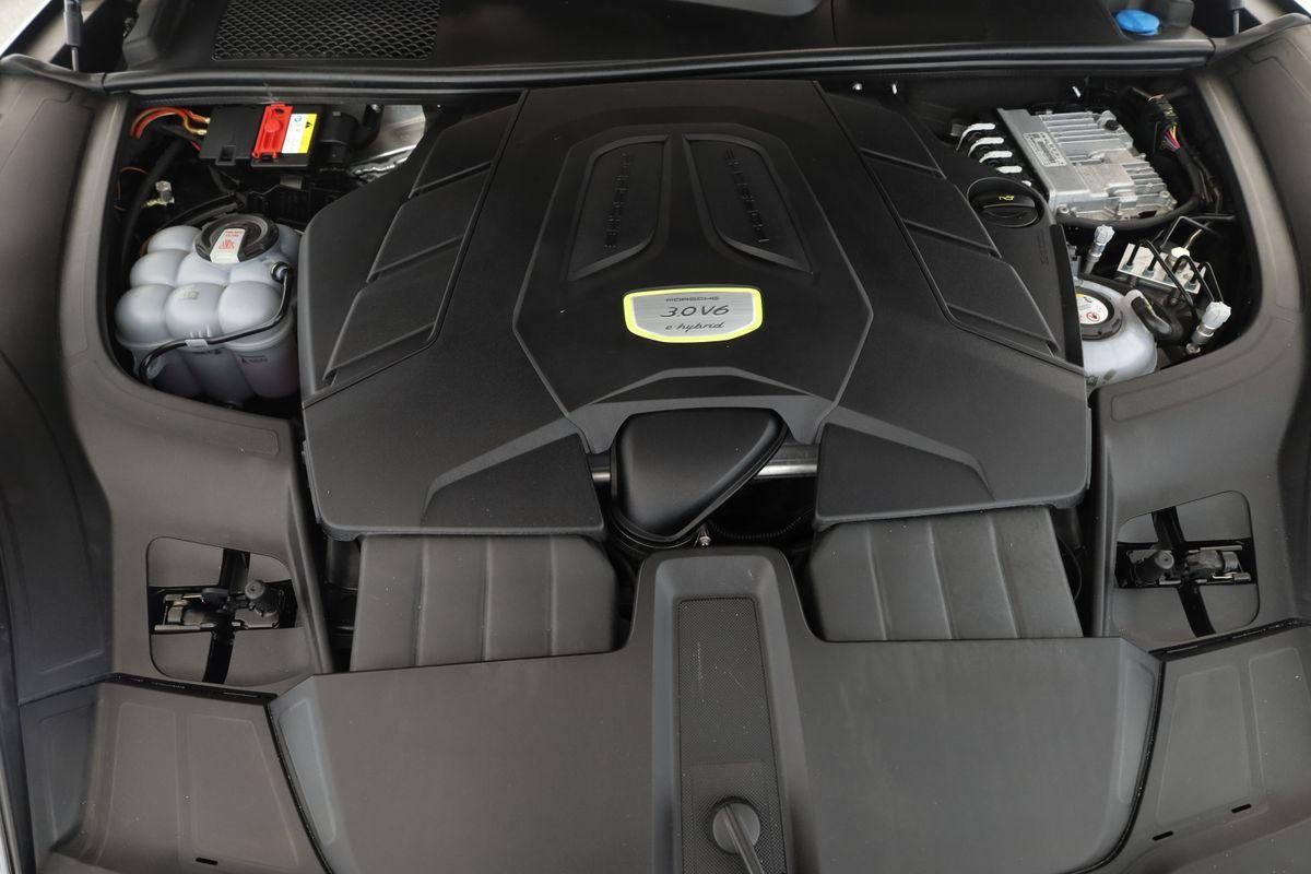 Porsche Cayenne E-Hybrid Platinum Edition ACC 360 21 AHK