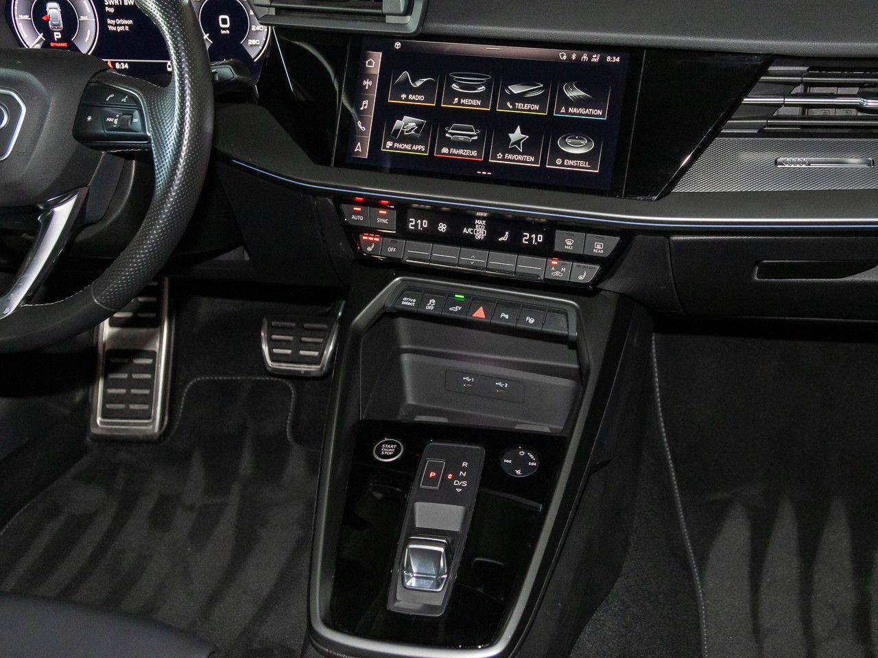 Audi A3 Sportback 45 TFSI e S line - Samsaru's Car Outlet