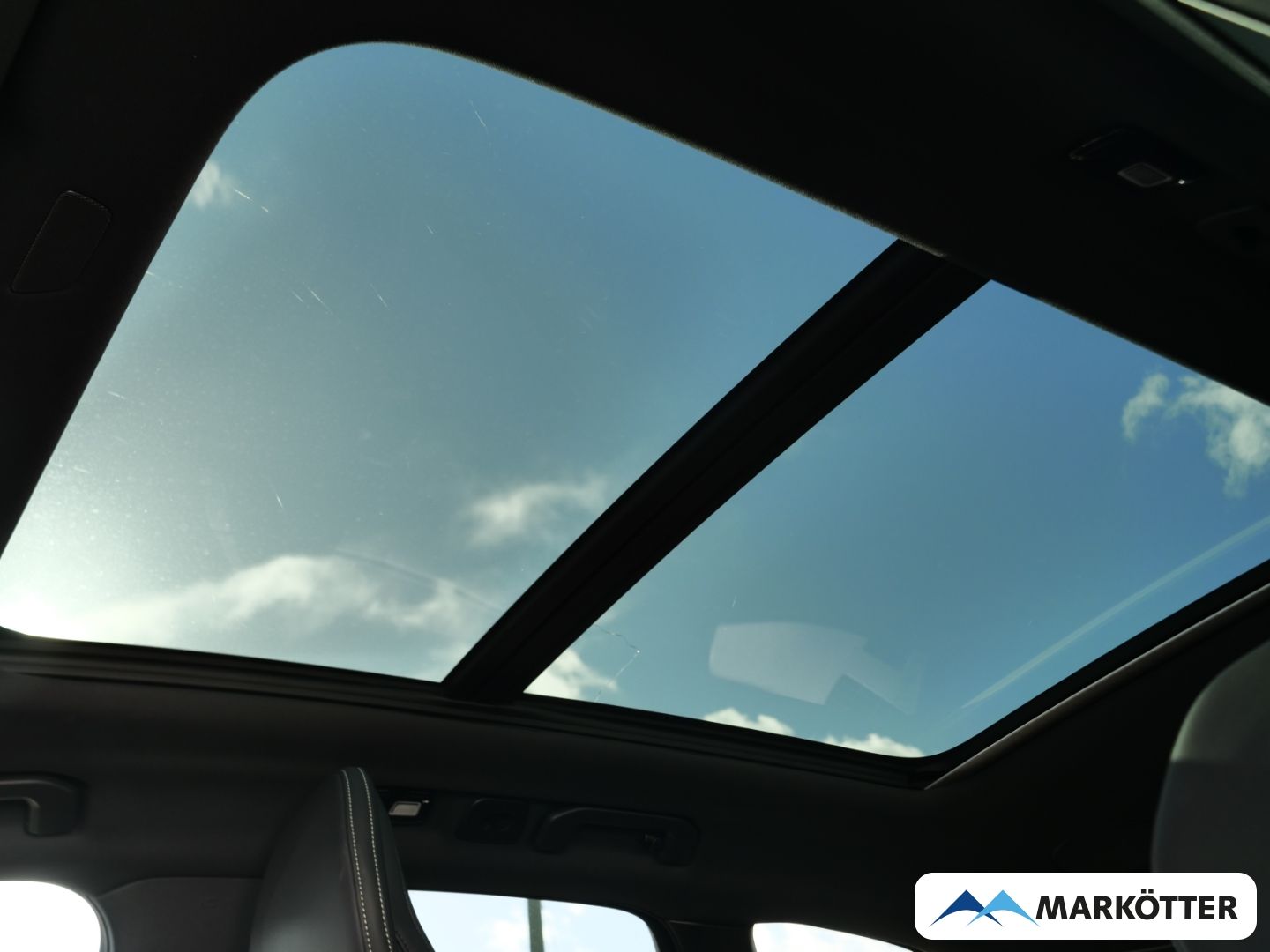 Volvo XC60 B5 AWD Plus Dark AHK/PANO/BLIS/360CAM/