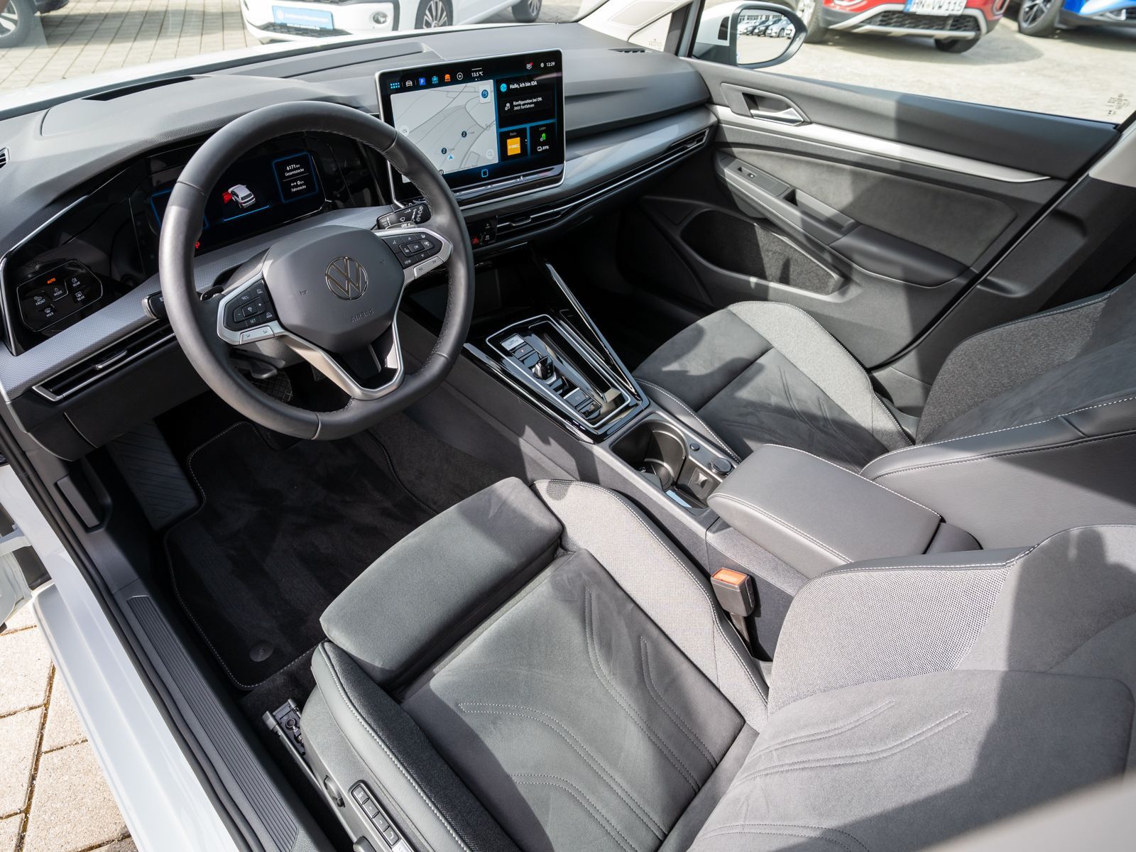 Volkswagen Golf Style 1.5TSI eHybrid DSG Navi 360° HUD AHK