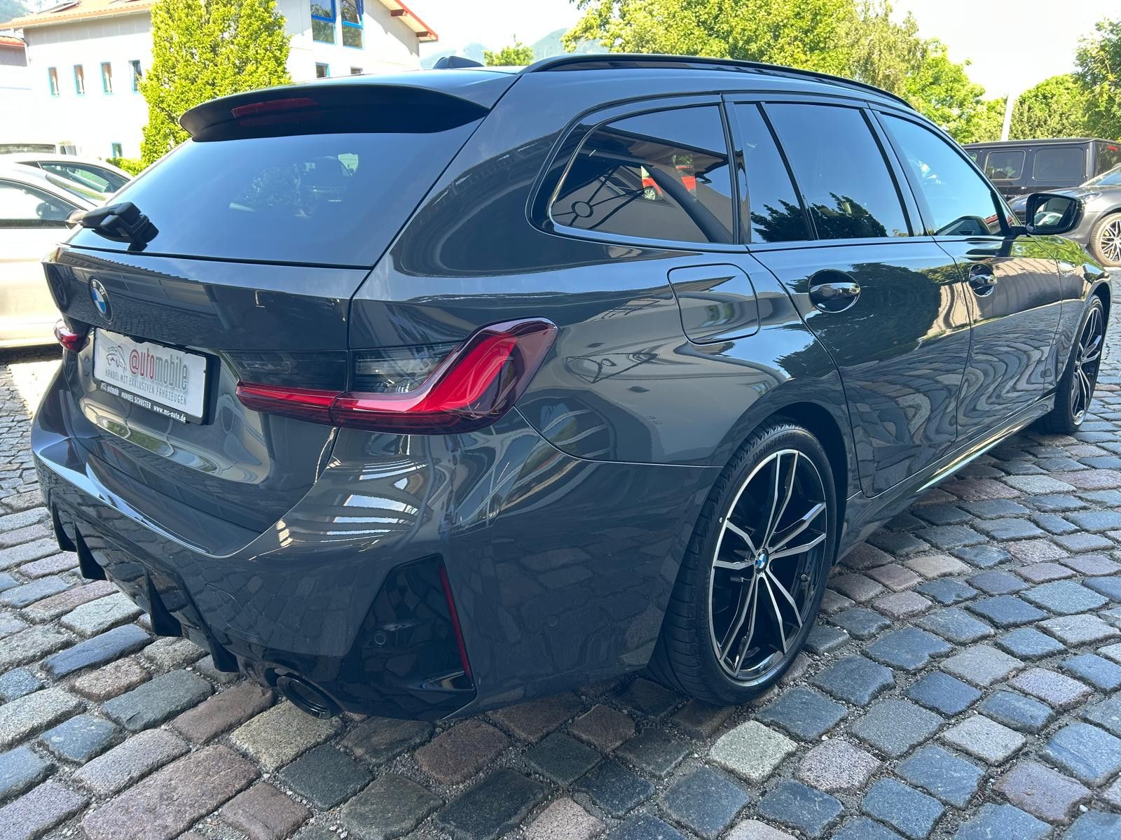 BMW 320 d xDrive M-Sport - Samsaru's Car Outlet