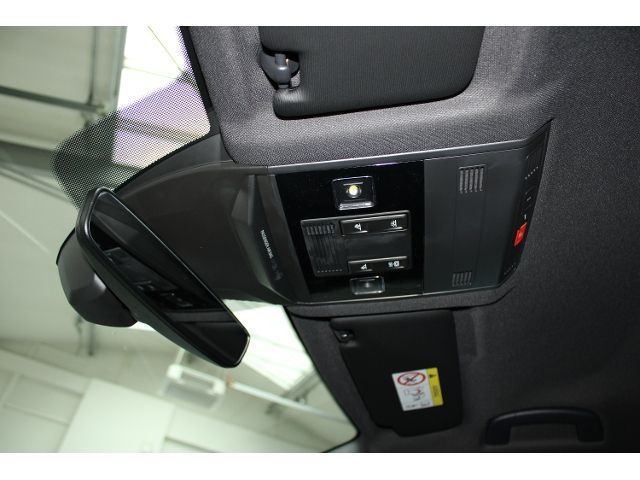 Volkswagen T-Roc R-Line 2.0 TSI DSG 4Motion - Samsaru's Car Outlet