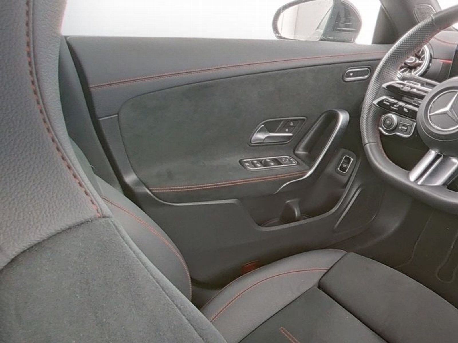 Mercedes-Benz CLA 200 AMG - Samsaru's Car Outlet
